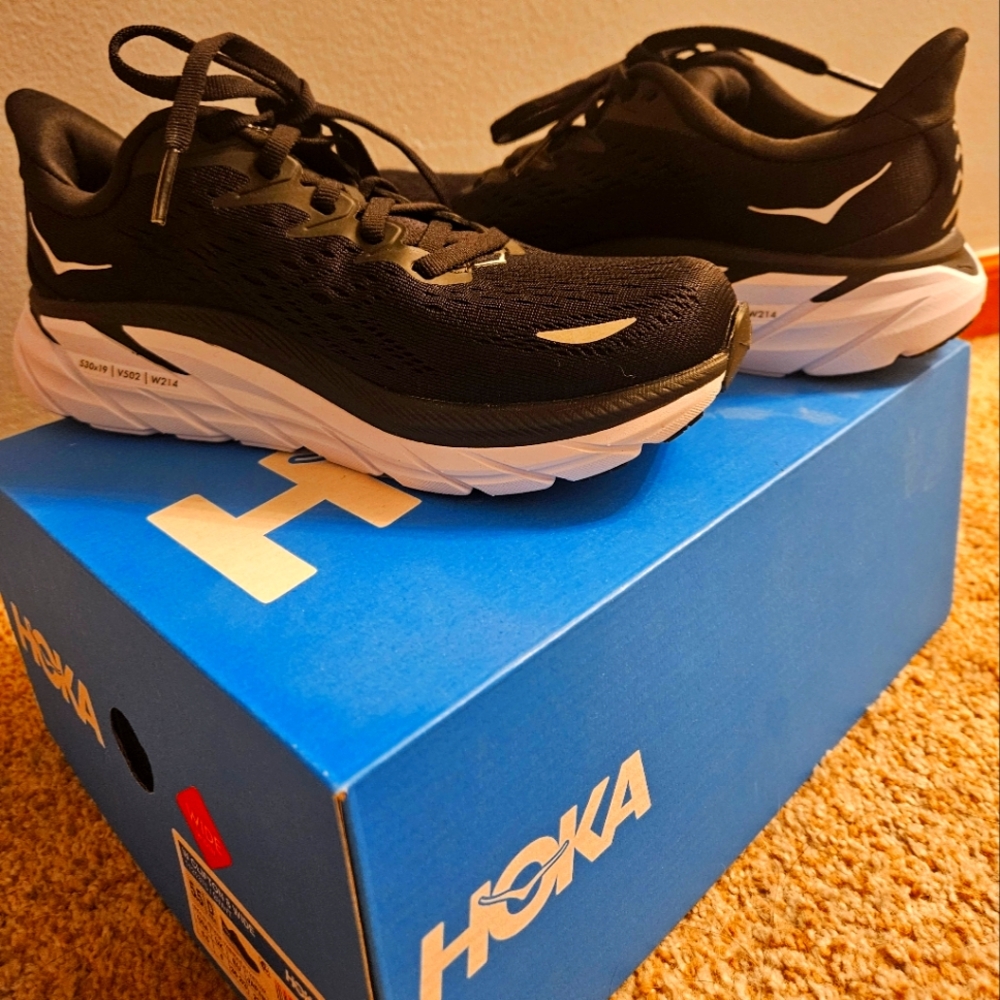Women's Hoka Clifton Brand New NIB 5.5 Wide